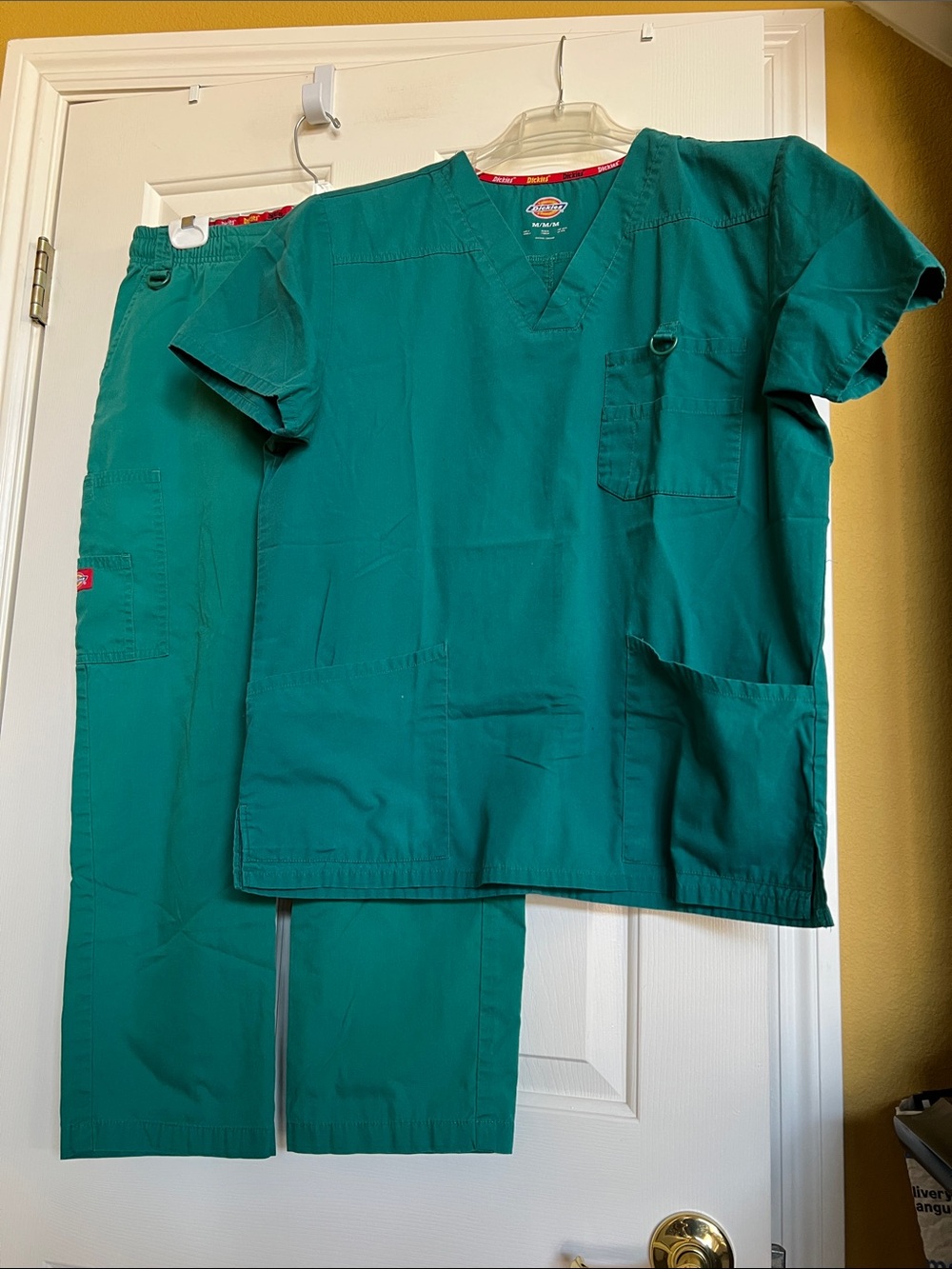 Dickies scrub sets 
 ( short scrubs for mens )
    Med top / Small pants )